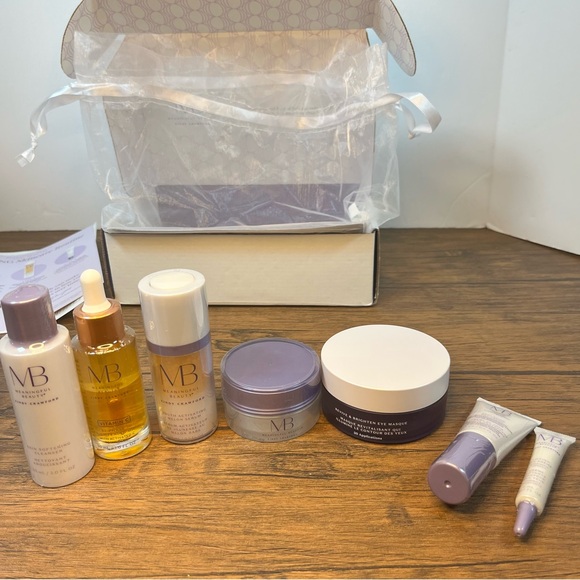 Meaningful Beauty‎ Purple and White Serum and Face Oil Collection - Picture 1 of 12